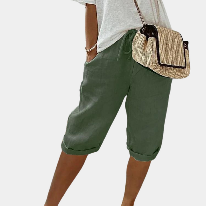Ademende en flexibele shorts voor dames - Elara
