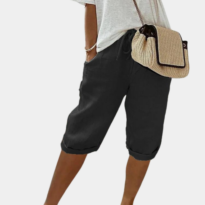 Ademende en flexibele shorts voor dames - Elara